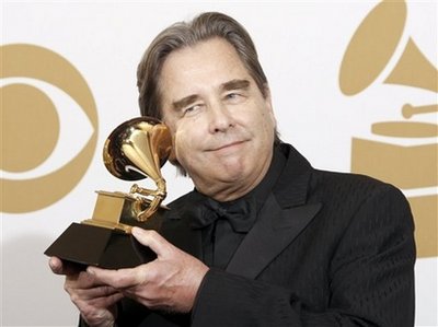 capt.517279ed21b04b7e9bafacebabf316d5.grammy_awards_press_room_cakj178.jpg